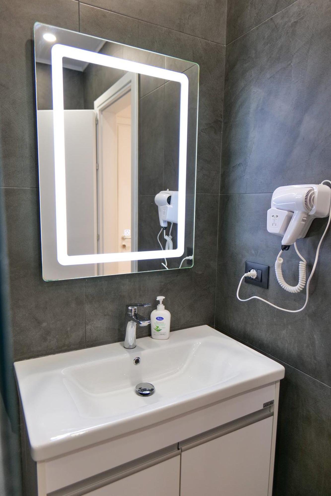 Hotel Celaj Vlore Luaran gambar