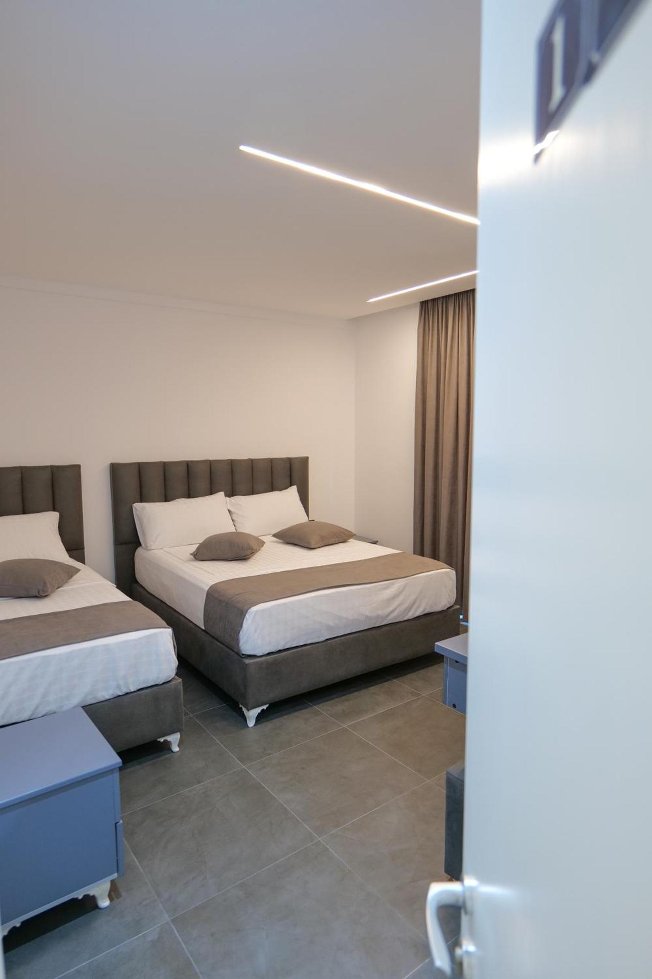 Hotel Celaj Vlore Luaran gambar