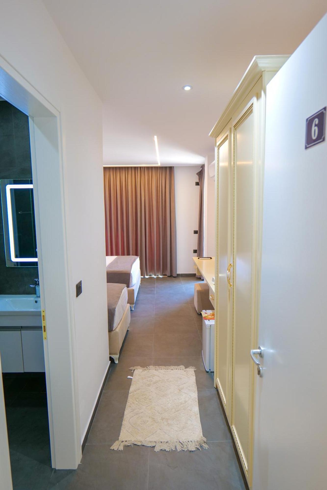 Hotel Celaj Vlore Luaran gambar