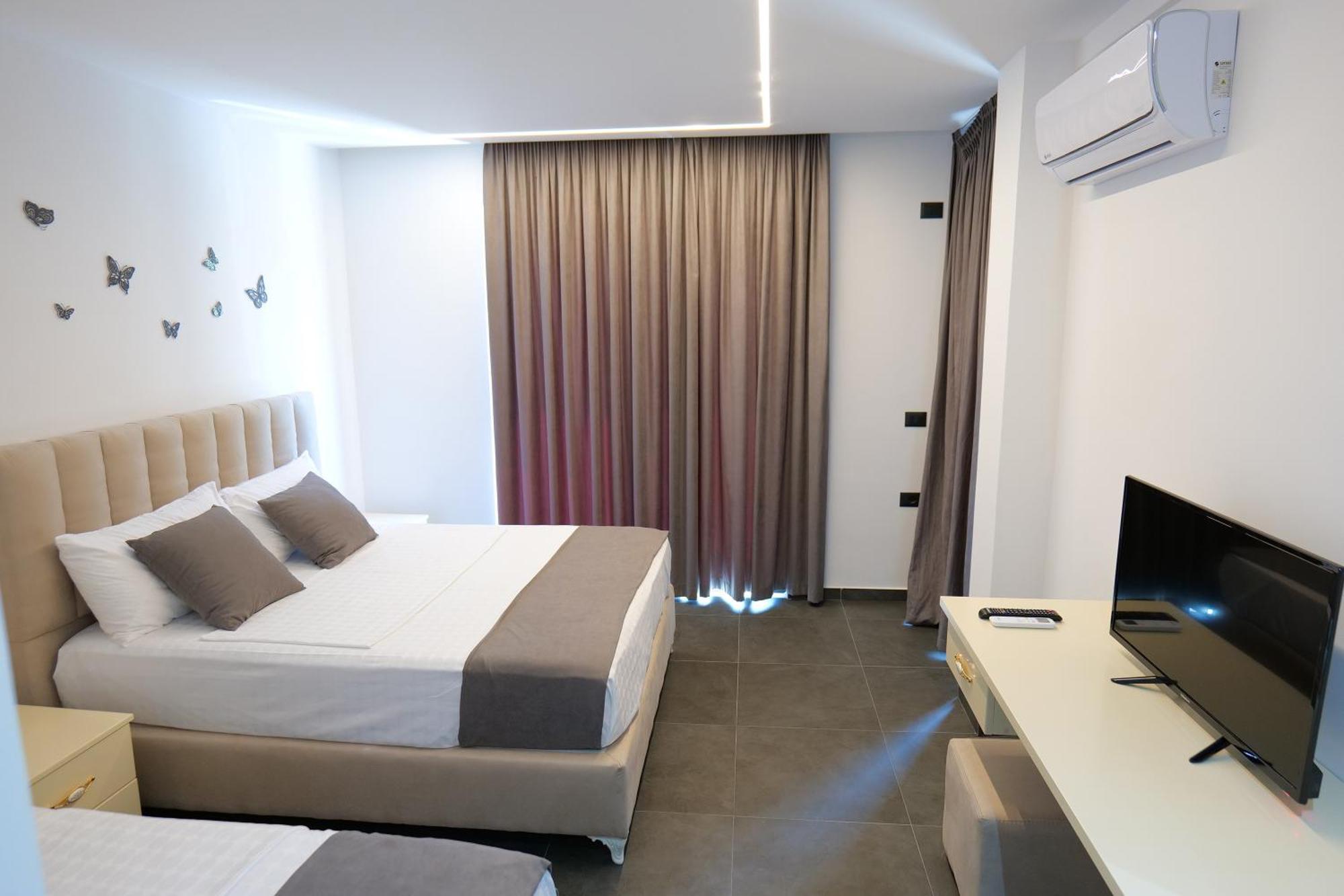 Hotel Celaj Vlore Luaran gambar