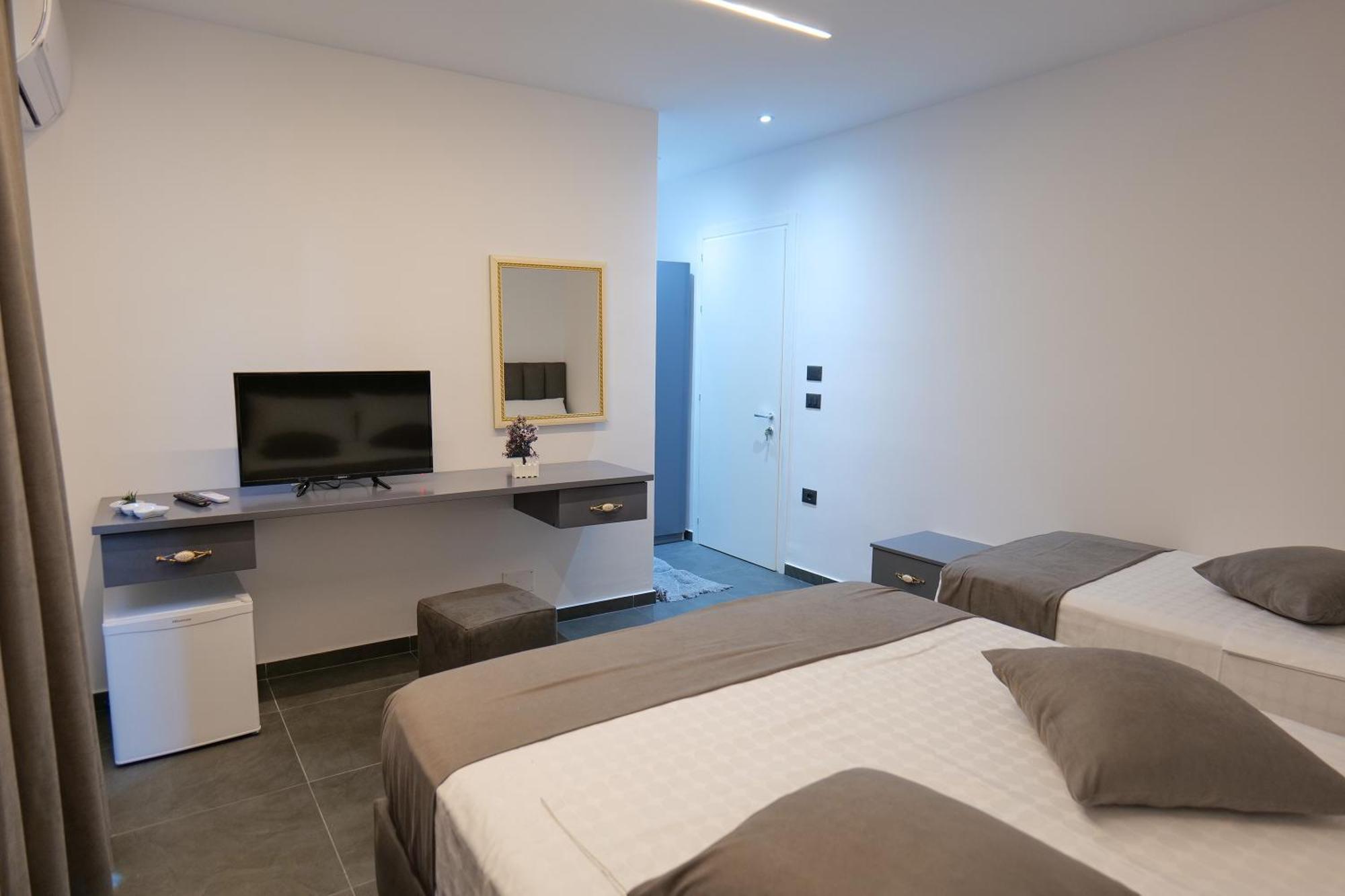 Hotel Celaj Vlore Luaran gambar