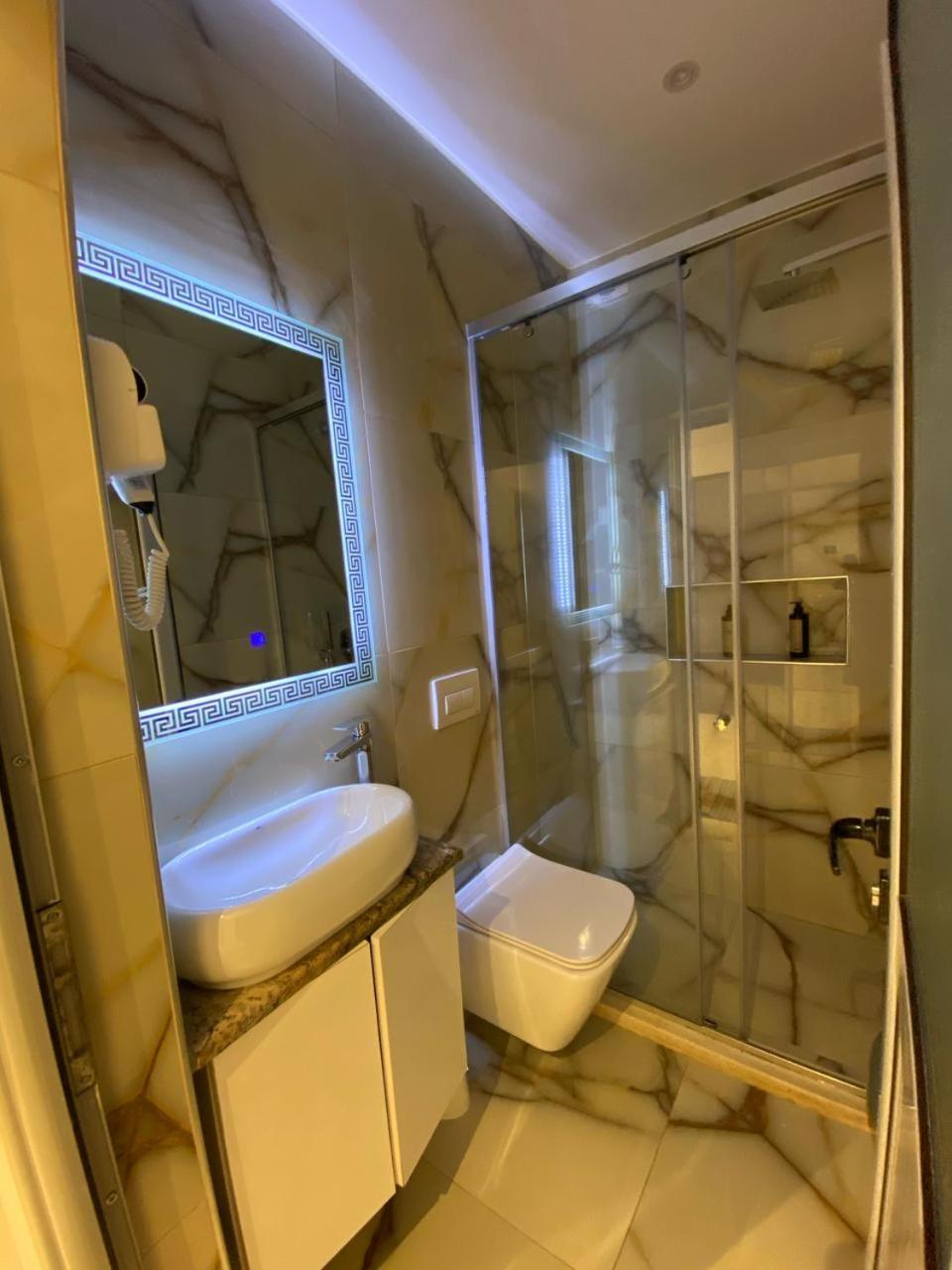 Hotel Celaj Vlore Luaran gambar